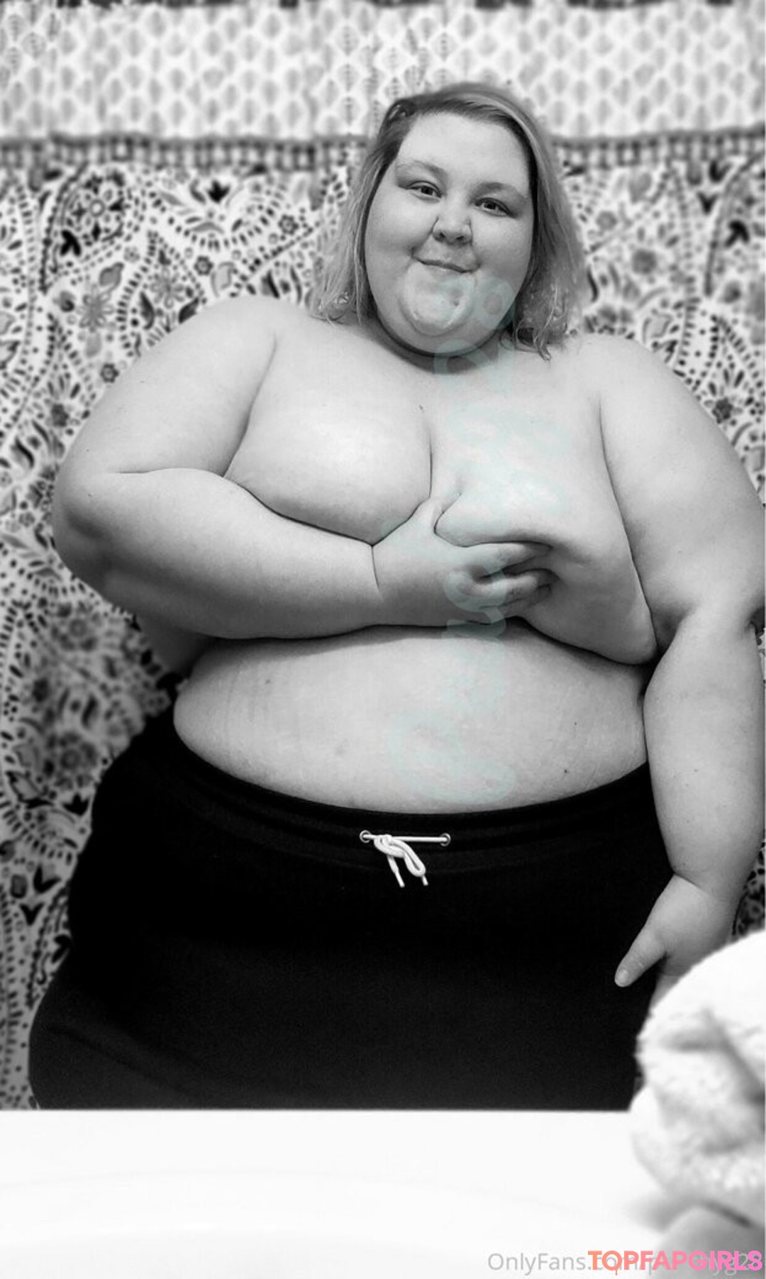 peachyg28 adult model photo