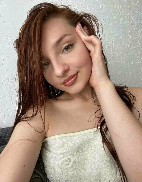 Helen Davis hd model img