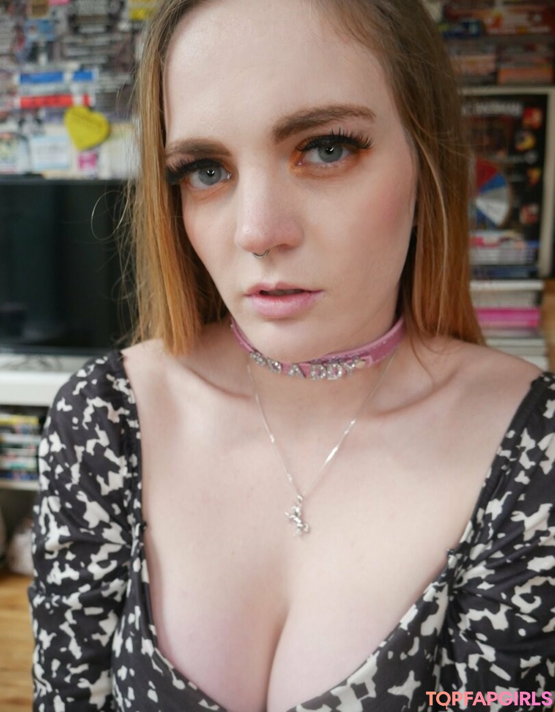 carlyraesummers nude actress photo
