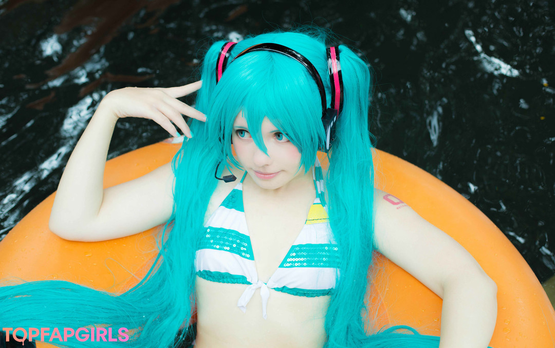 Saya Scarlet model adult pictures