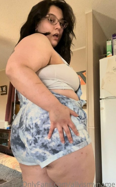 busty teen onlyfans free nude photo