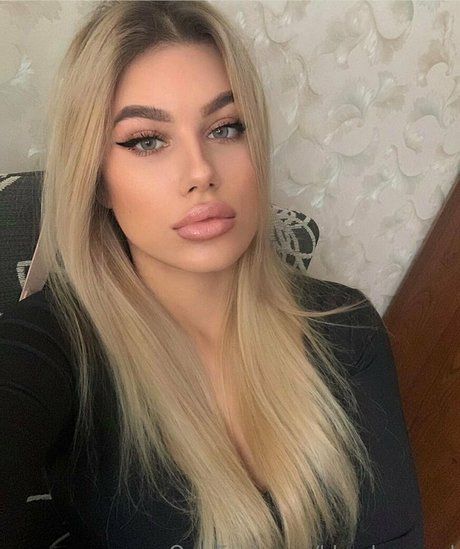 ladyboy xxx onlyfans naked photo