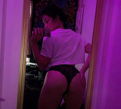 casgirl19 model top img