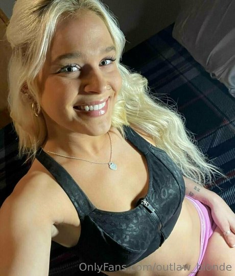 brunette petite onlyfans nice pictures