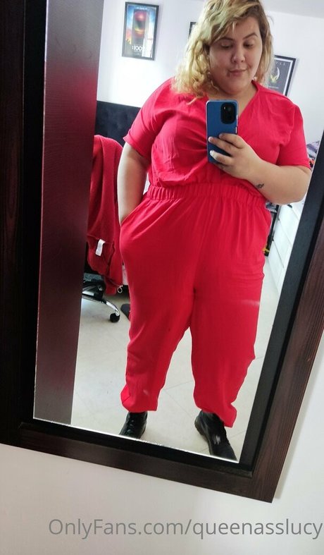 wetbigpussy pretty model image