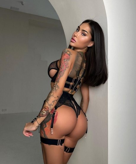 Elizabeth Definhy best actress pictures