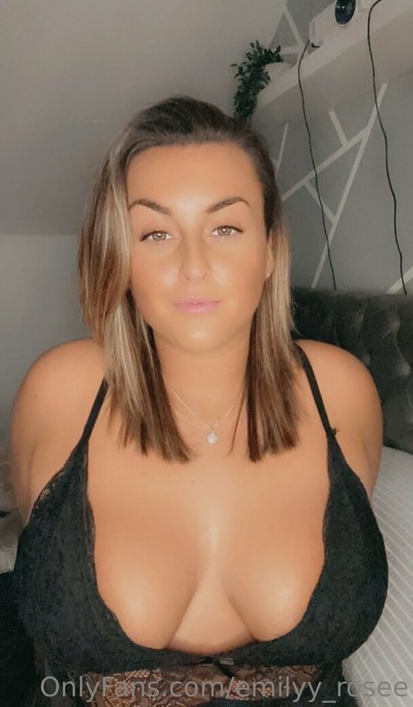 emilyy rosee perfect pornstar galleries