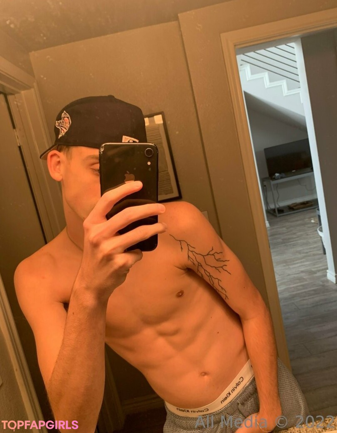 exclusivehuddy nudes pornstar photos