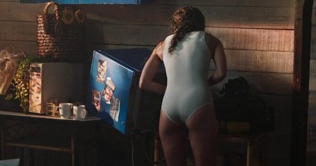 Tania Raymonde nice star pictures