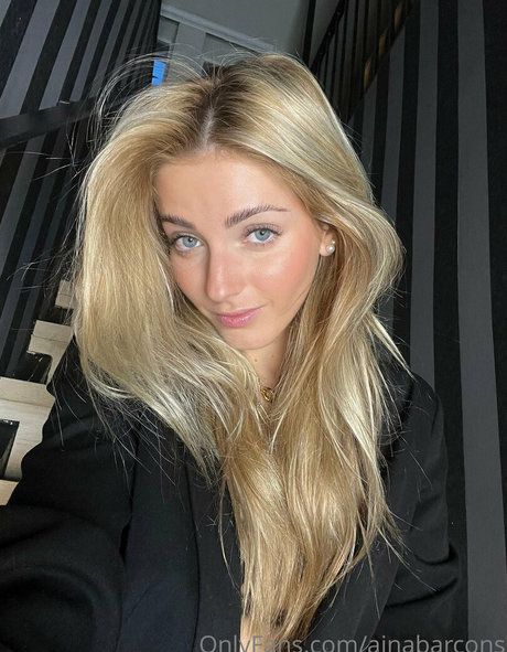 ainabarcons nudes star photo