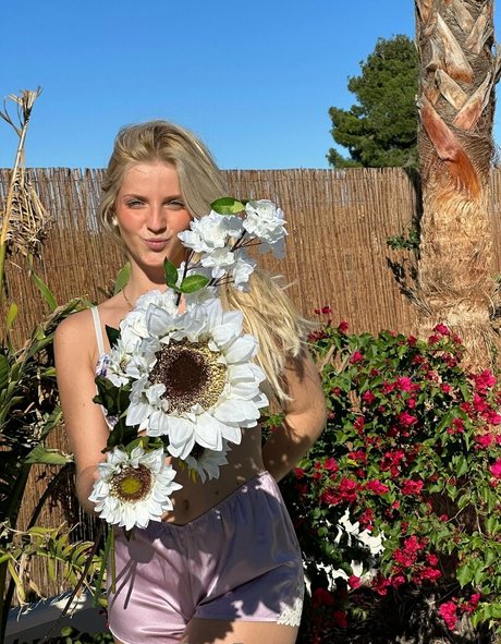 ainabarcons nudes pornstar galleries