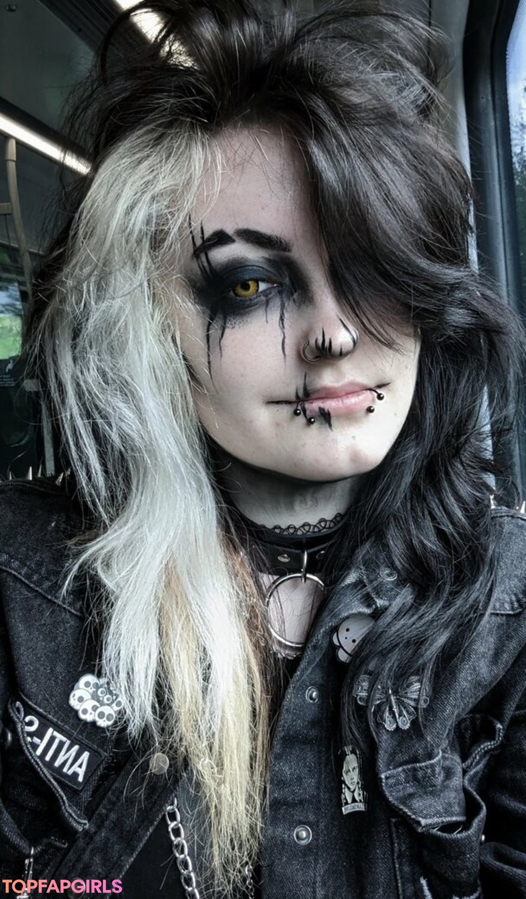 Easygoinggoth naked actress pics
