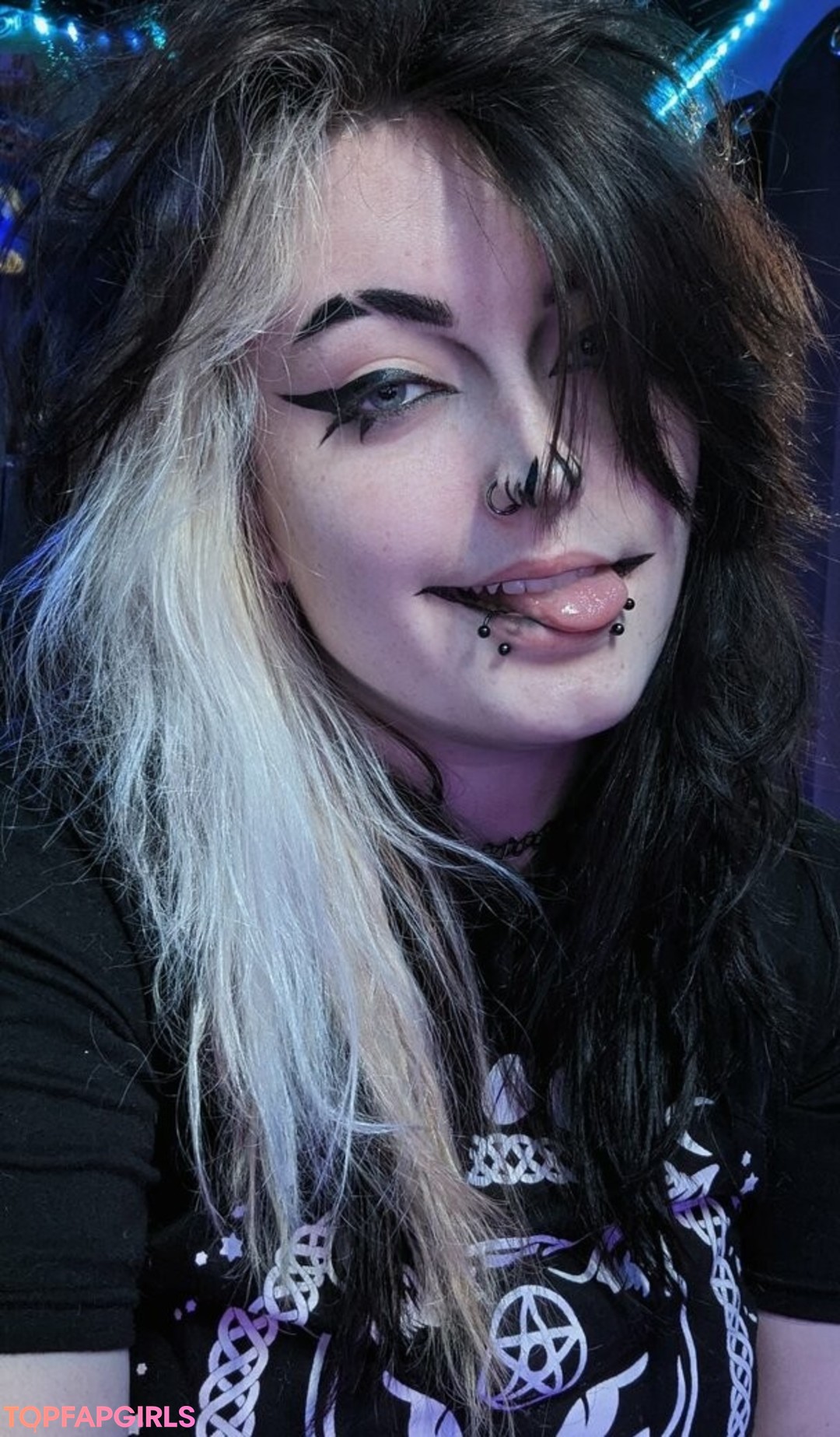 Easygoinggoth nudes star img