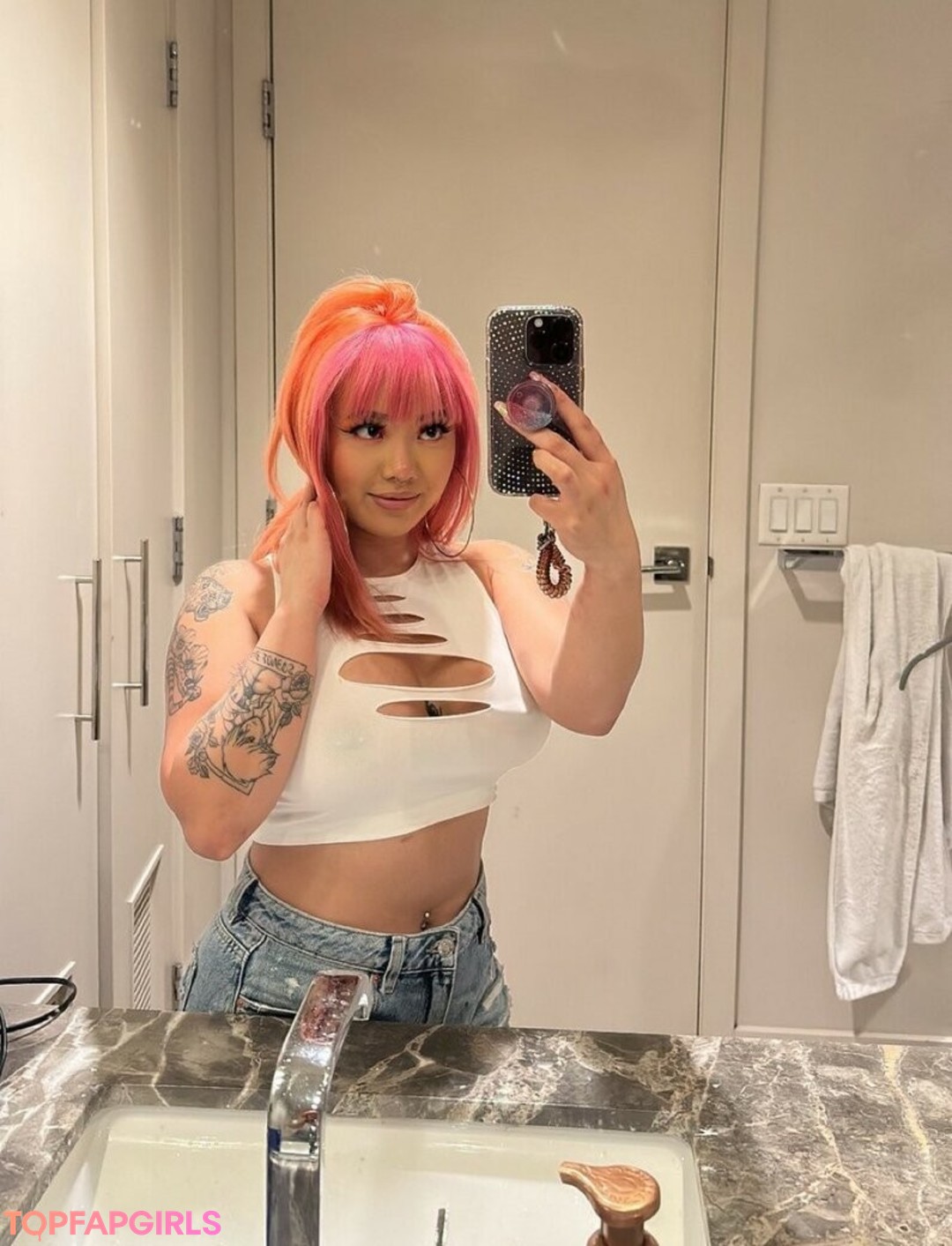 Edmthotiana pornstar nudes image