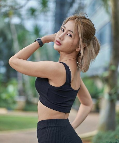 Kameaam model art pictures