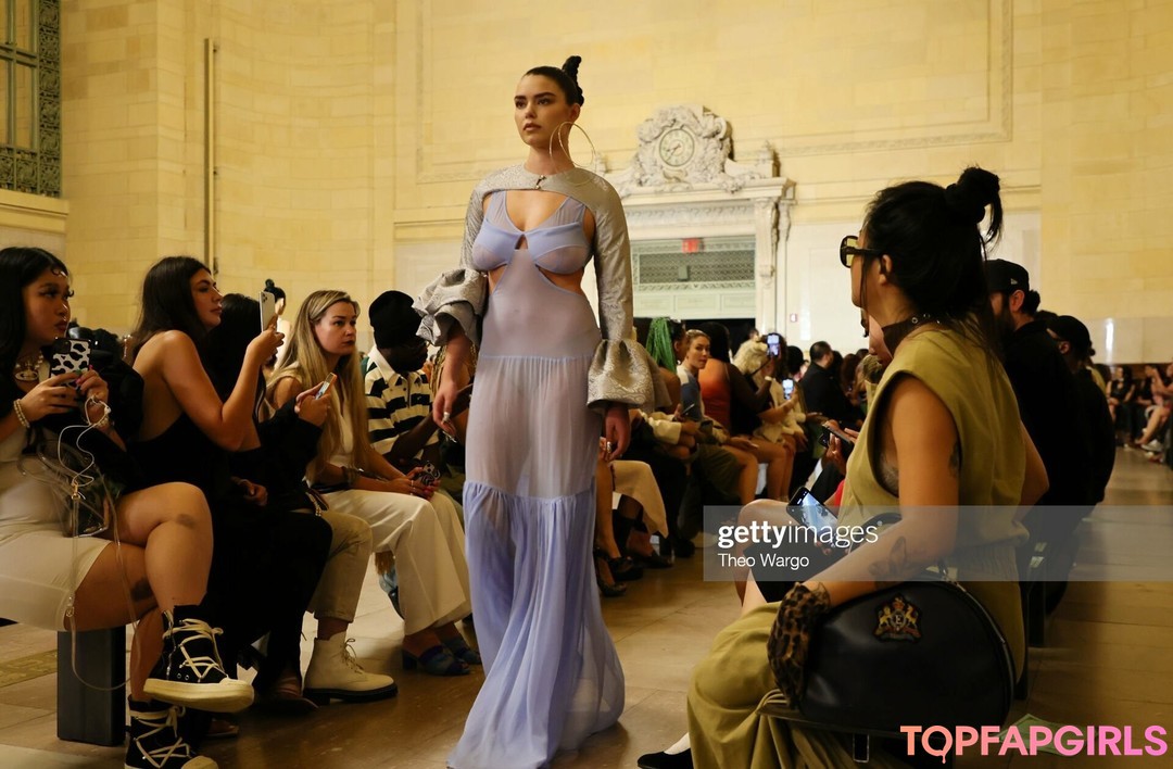 Lauren Searle nude star photos