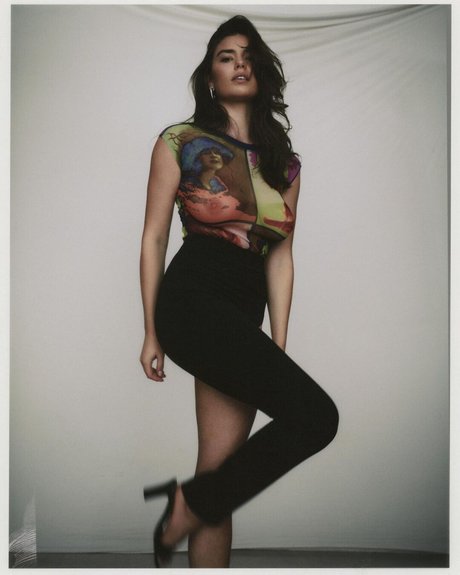 Lauren Searle model top img