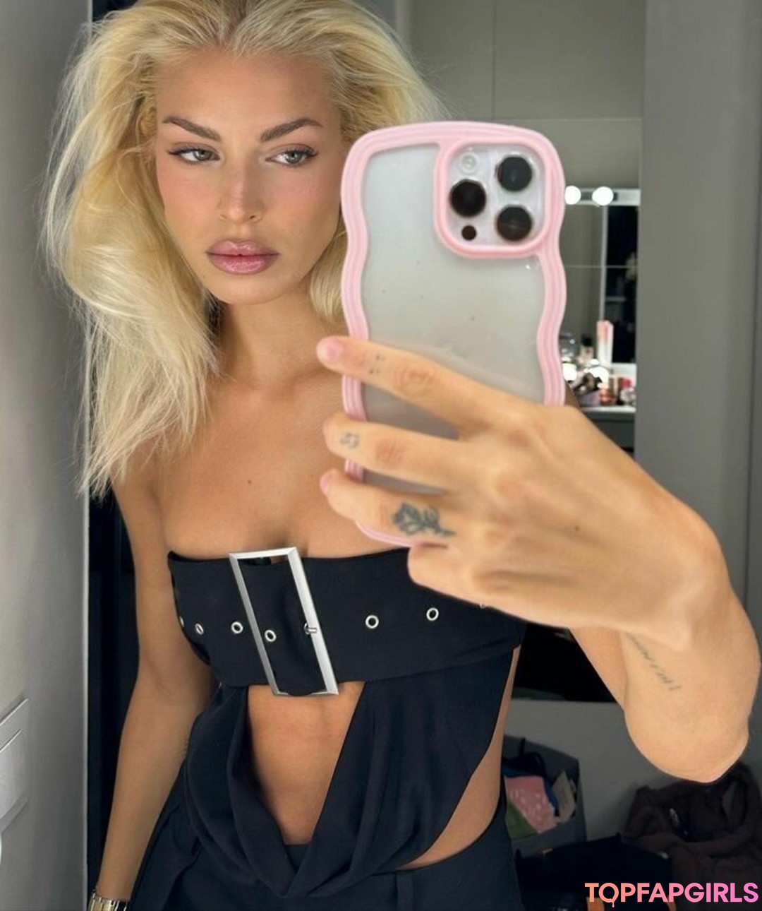big tits cougar onlyfans hot sexy pic