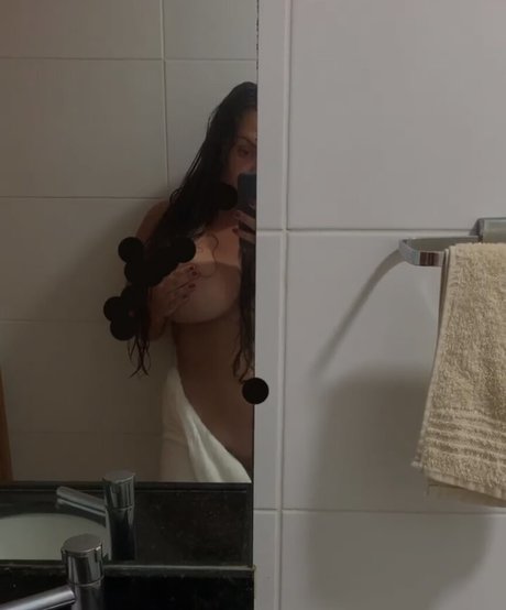 alecavalcanticorreia naked model image