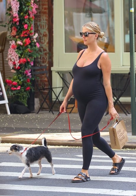 Taylor Neisen top profile image