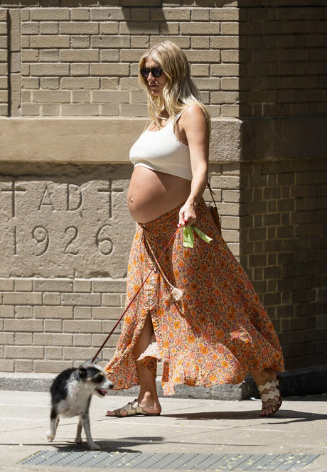 Taylor Neisen nude model gallery