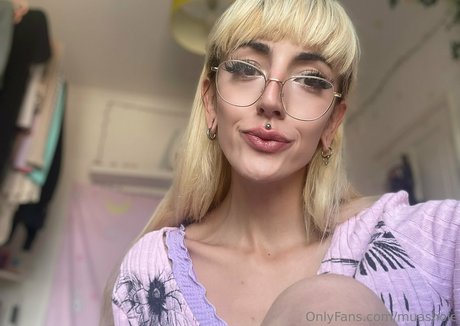 muashole star nudes galleries