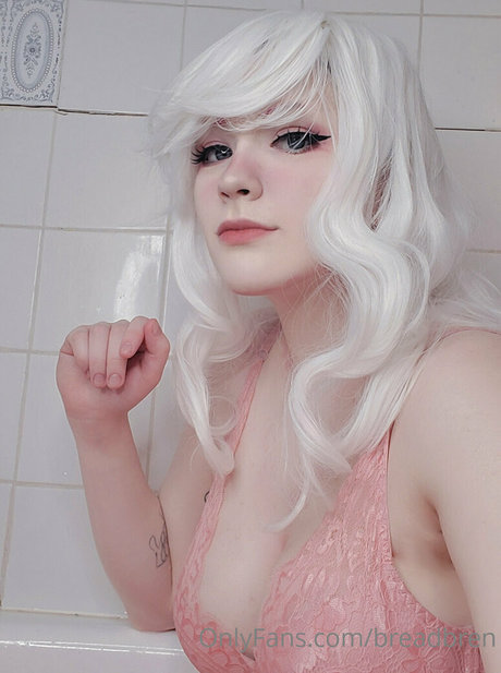 breadbren sexy model pic