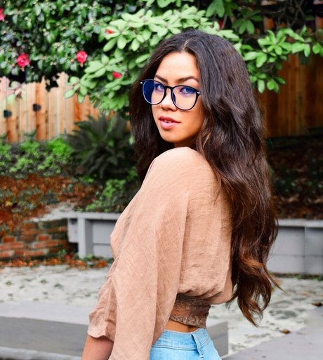 Kama Dung model erotic images