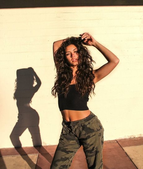 Kama Dung hot model img