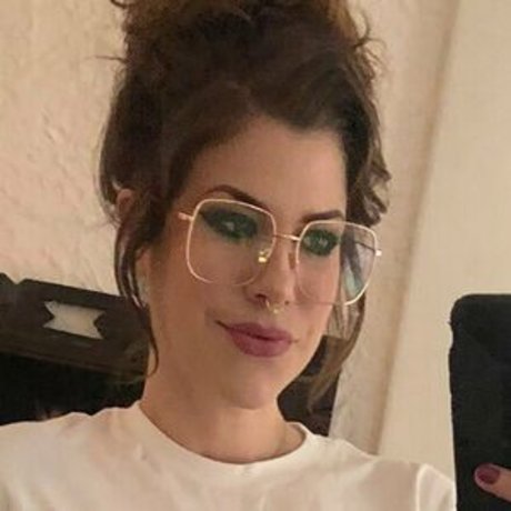 Peirslouise pretty model images