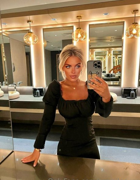 emmilee xx hd model archive