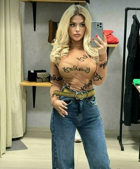 emmilee xx exclusive pornstar picture