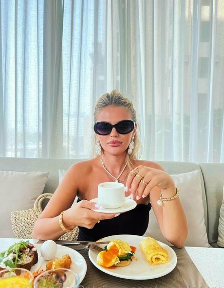 emmilee xx nude pornstar images