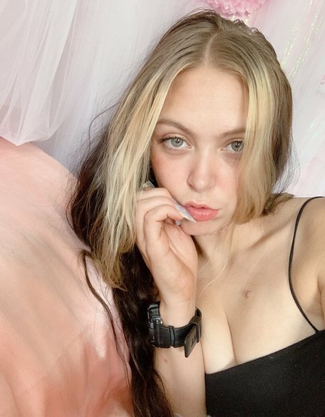 thepeepshow model sexy pictures