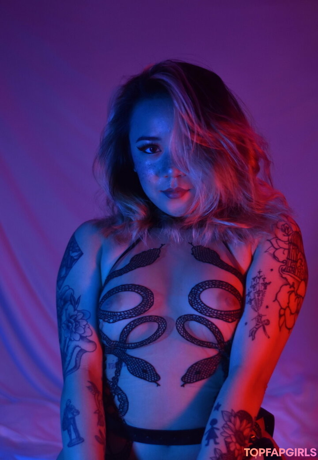 Emi Evans star exclusive photo
