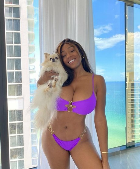 clothed onlyfans pretty image