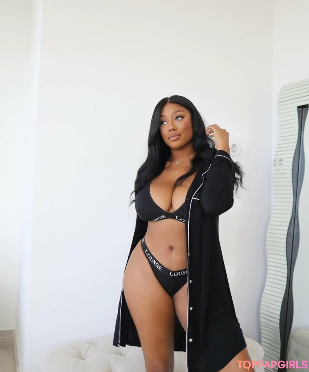 Vivi Panamera exclusive pornstar pics
