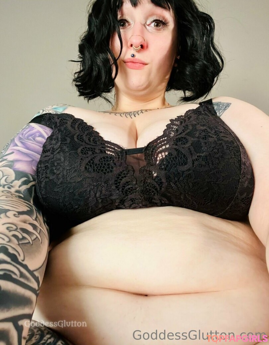 mommyglutton model high quality image