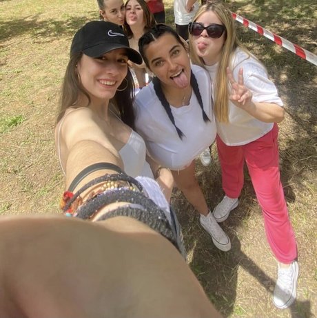 Anneris18 pornstar nude images