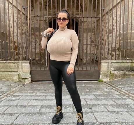 brunette petite onlyfans hot sexy archive