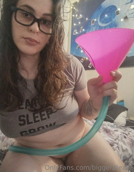 biggerplease model nice img