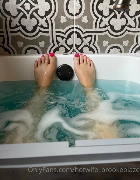 blonde milf onlyfans exclusive img