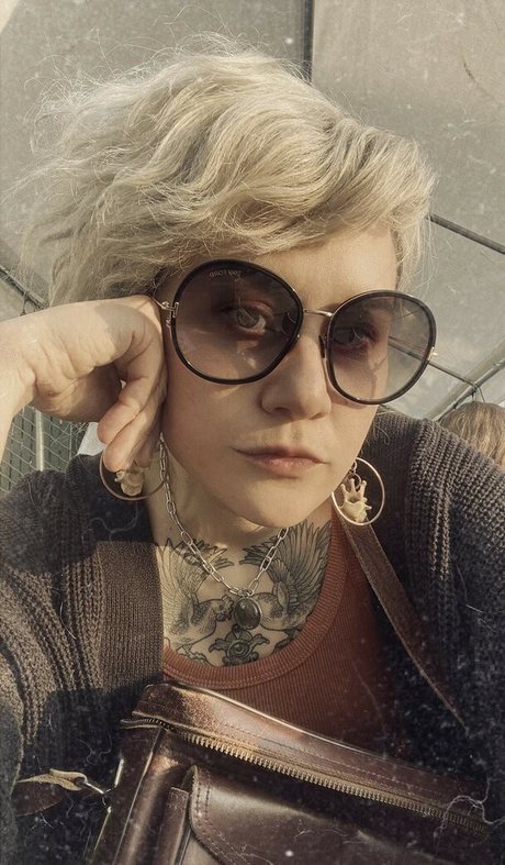 Holly Conrad free star img