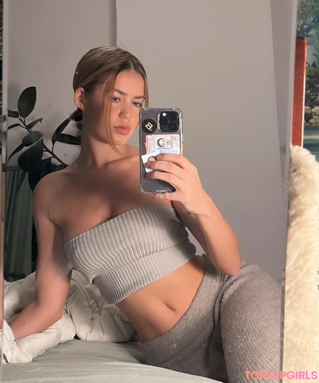 curvy anal onlyfans top image