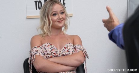 Natalia Queen star pretty pic