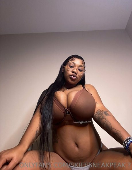 skiessneakpeak pornographic star pic