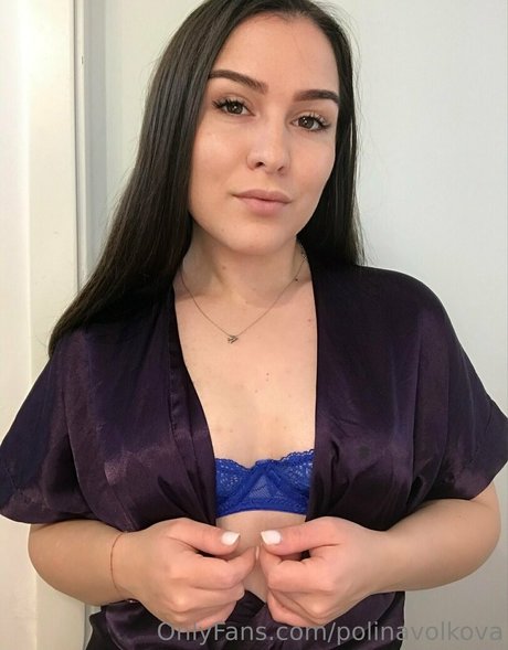 polinavolkova model top img