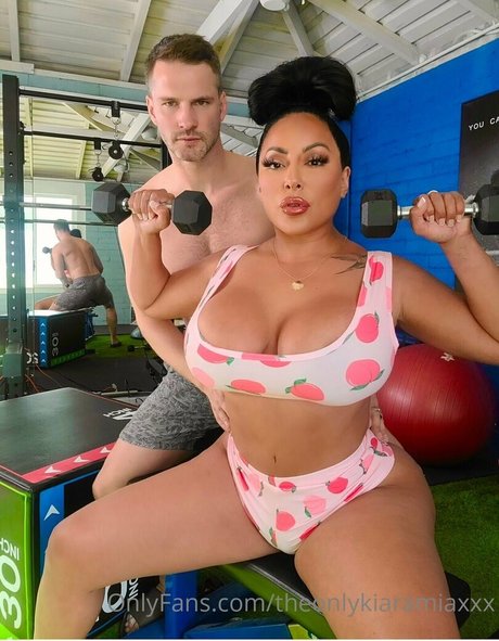 theonlykiaramiaxxx nice pornstar gallery