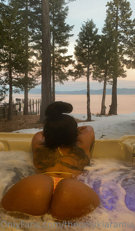 theonlykiaramiaxxx art model pics