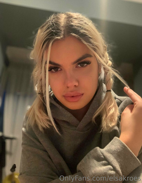 elsakroes sexy pornstar pic